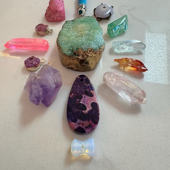 Crystal Druzy and Gemstone Pendant Lot - Picture 4 of 14